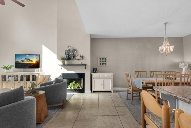 Food & Drinks, Portside Villas Unit 13, Escambia