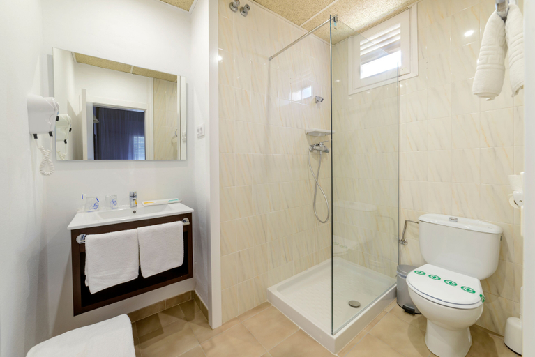 Bathroom 5, RVHotels Avenida, Girona