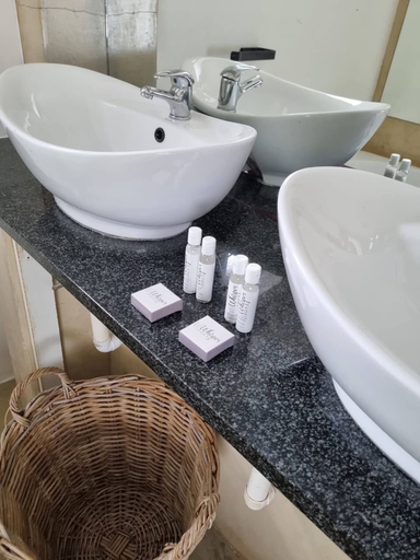 Bathroom 2, Country Retreat With Pool & Braai, Sleeps 6, West Coast
