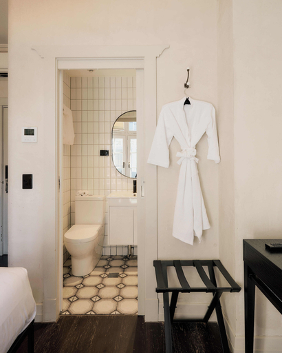 Bathroom 5, The Strand Hotel, Sydney