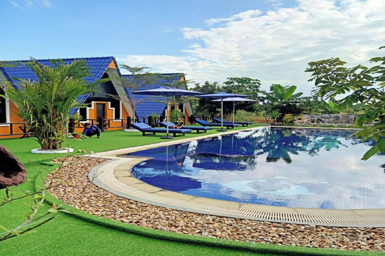 Pool 3, Dalux Motel, Banan
