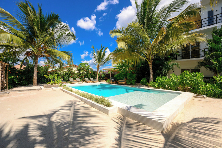 Pool 2, Azura Boutique Apartments, Kaskazini 'B'