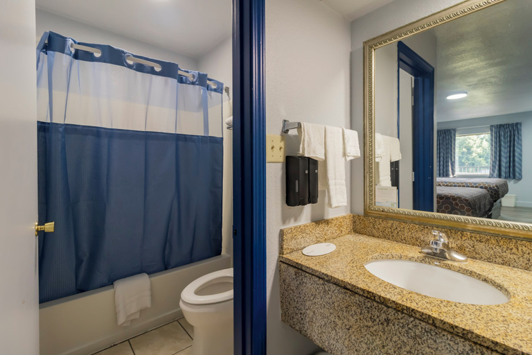 Bathroom 3, Galaxy Inn & Suites, Pulaski