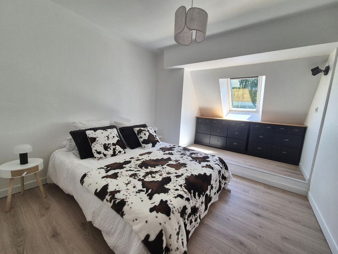 Room 3, Pet-friendly Country House in Central Brittany, Côtes-d'Armor
