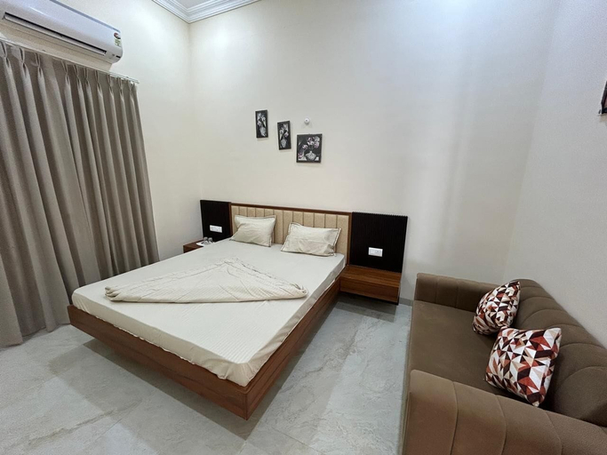 Room 2, GEETANJALI RESORT, Rajsamand