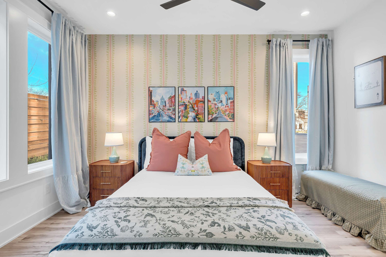 Room 2, 4BR Nashville Hideaway - Rooftop Views - Fire Pit, Davidson