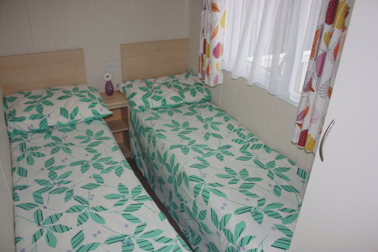 Room 2, 10 Berth Caravan Butlins Skegness 2 Showers Pets, Lincolnshire