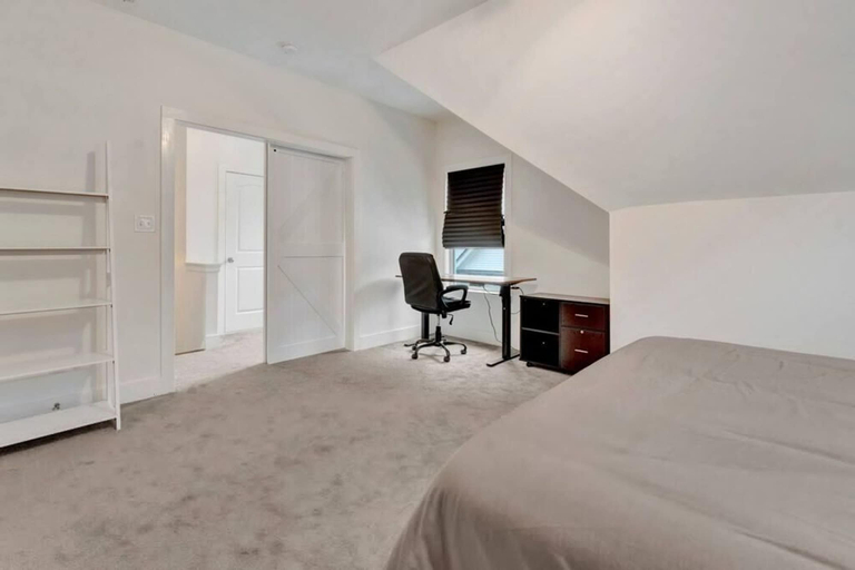 Room 3, Prime Location Walk to Liberty Stadium, Shelby