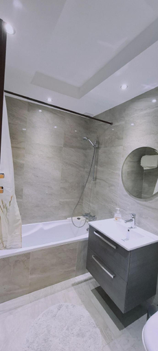 Bathroom 2, LIM - Downtown Retreat