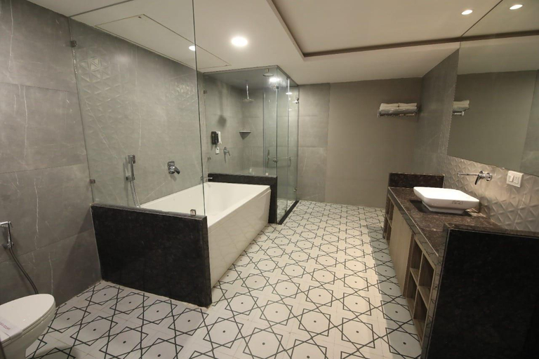 Bathroom 5, Crestline Hotels Shubh Vilas, Jaipur