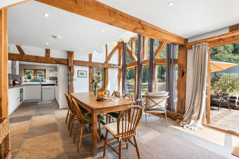 Room 2, Medleys Barn By My Getaways, East Sussex