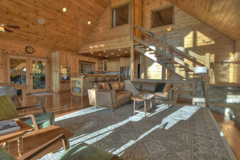 Room 4, Endless Views Hot Tub Movie Theater Firepit, Fannin