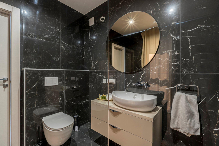 Bathroom 3, Glamorous Kastela Villa 4 Bedrooms Villa Seafront Paradise Private Pool, Kaštela