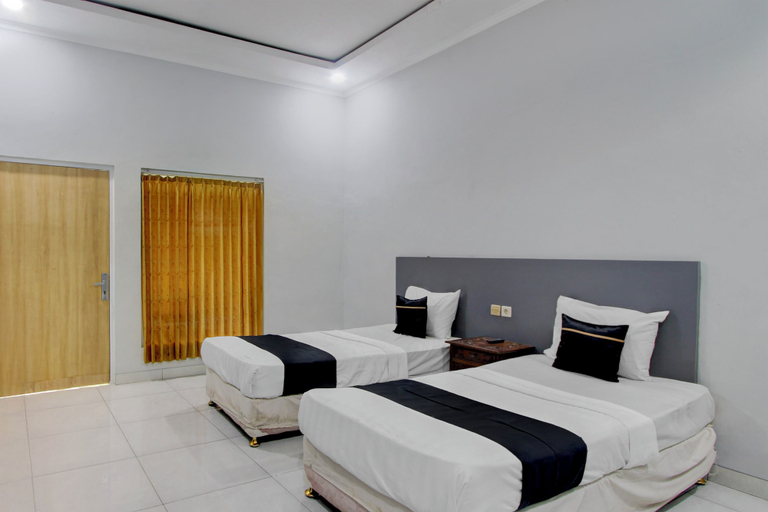 Bedroom 2, OYO 3934 Hotel Istana, Pekalongan