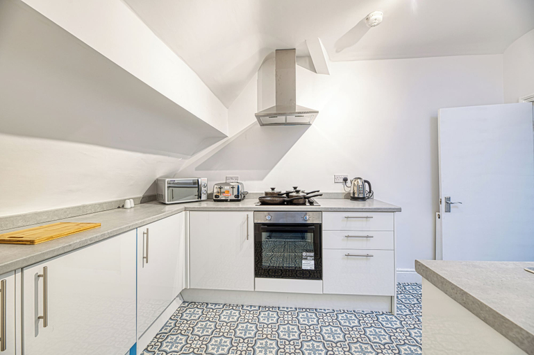 Private kitchen 4, Glendale House Two Bedroom Apt By Guestz, Lancashire