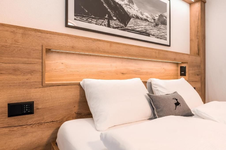 Room 1, Studio Enzian by InspiringPlaces Zermatt, Visp