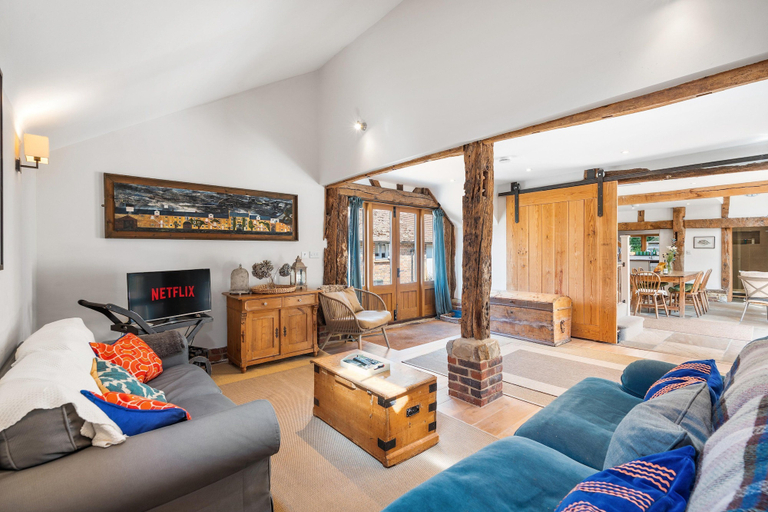 Room 1, Medleys Barn By My Getaways, East Sussex