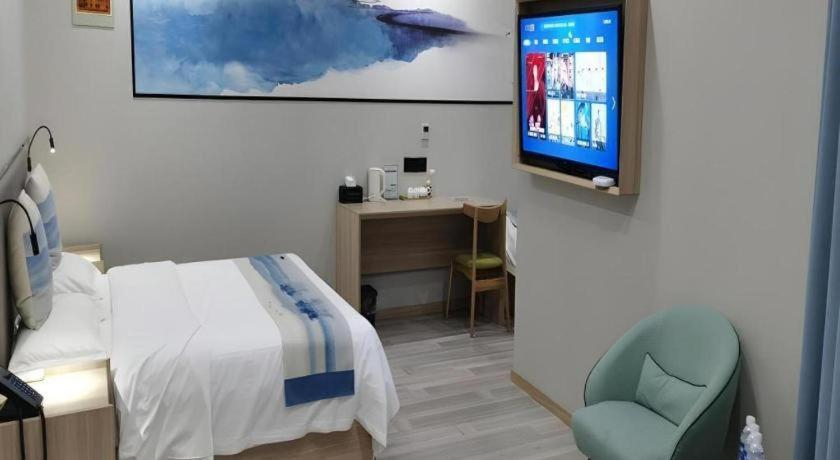 Bedroom 2, Green Tree Inn Express Jiangsu Taizhou Xinghua RT-Mart, Taizhou