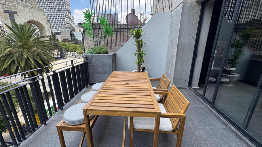 Room 2, w Sunlit Loft w Private Terrace in Tabacalera, Mexico City