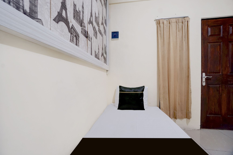 Bedroom 2, OYO Life 90606 Glass House Citraland Syariah, Surabaya