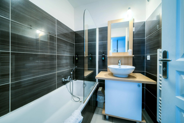 Bathroom 4, Comfort Aparthotel Frejus La Tour De Mare, Var