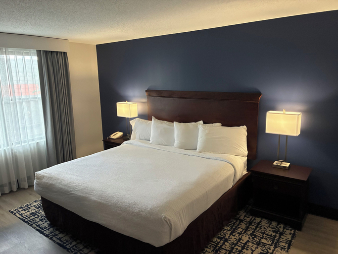 Bedroom 3, Euro Suites Hotel, Monongalia