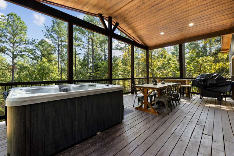 Room 5, Broken Bow Luxury Cabin Hot Tub Playset Games, McCurtain