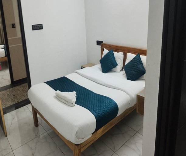 Room 3, Collection O Thanisandra Bangalore, Bangalore