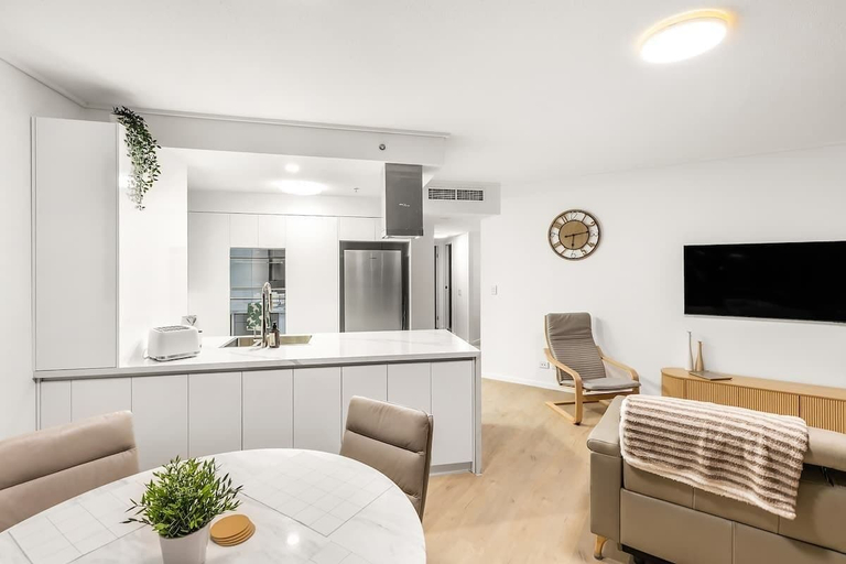 Interior 2, Amazing! 2bed/2bath/1car/balcony/views ~ CBD, Brisbane