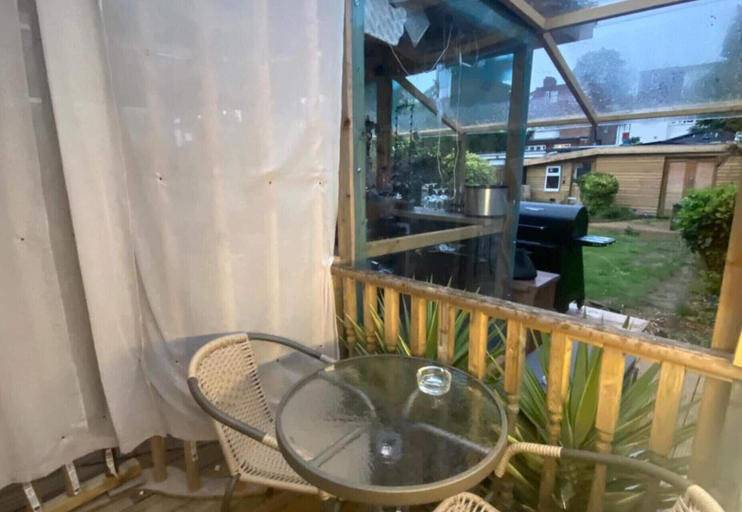 Outdoor dining 4, Studio, Sleeps 2 Near Northern Line Edgware St, London