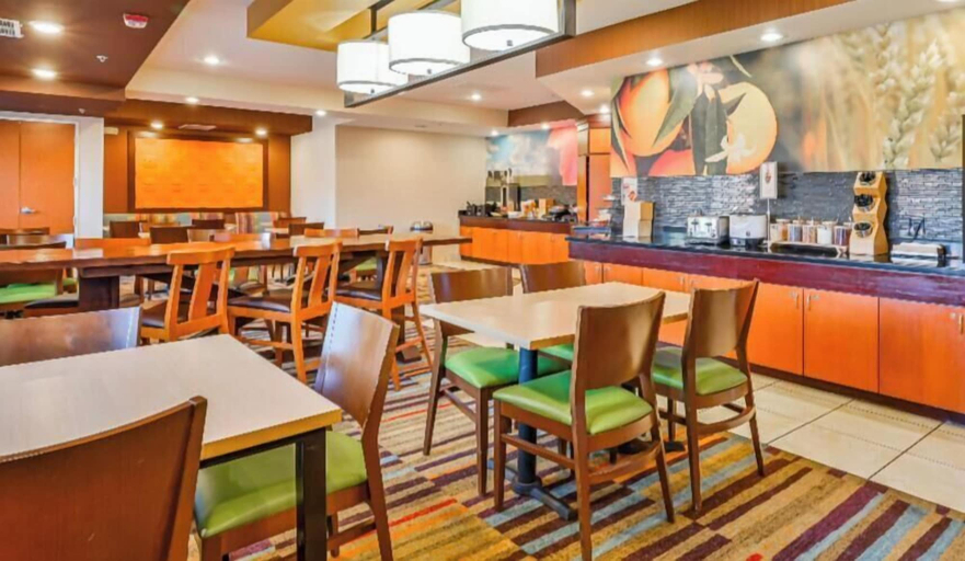Food & Drinks 4, SureStay by Best Western Norman, Cleveland