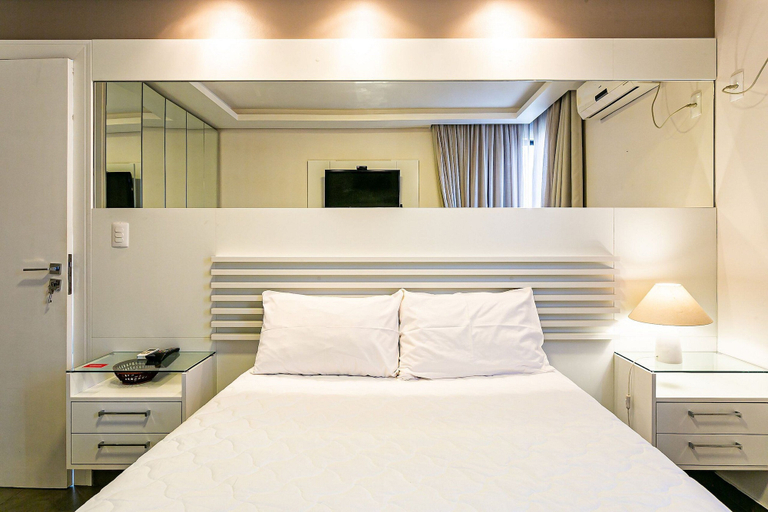 Room 2, Apartment on the Sand in Jurere Jbm202, Florianopolis