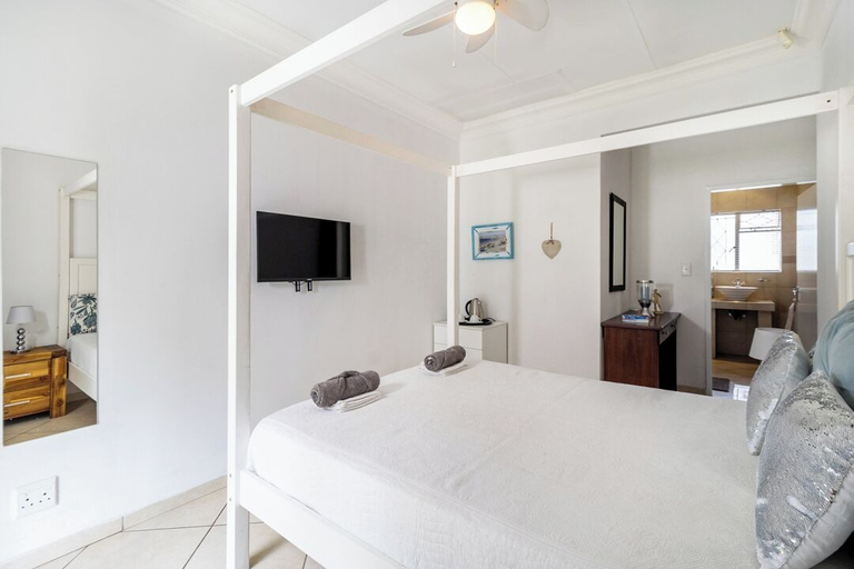 Room 2, Comfort on Cabot, Ekurhuleni