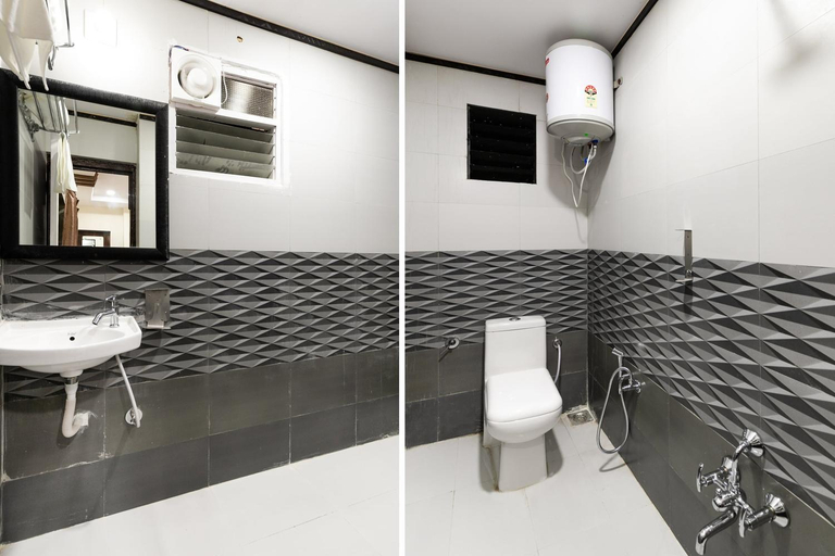 Bathroom, Hotel O Poonam Palace, Ahmadabad
