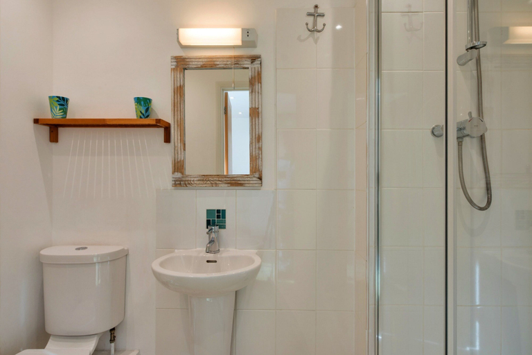 Bathroom 4, Bude Sea View Apartment for 4, Cornwall