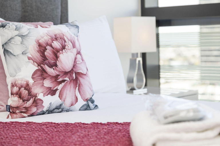 Bedroom 3, Melbourne Lifestyle Apartments - Best Views on Collins, Melbourne