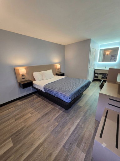 Bedroom 3, Rodeway Inn Sandusky North, Erie
