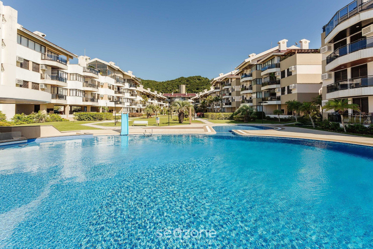 Pool 2, Beachfront Apt in Full-service Condominium Rit206, Florianopolis