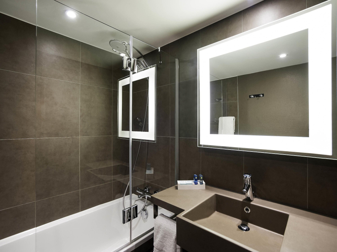 Bathroom 5, Novotel Gent Centrum, Oost-Vlaanderen