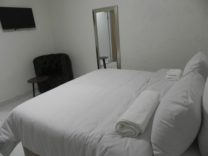 Room 2, OZ Guest Villa, City of Johannesburg