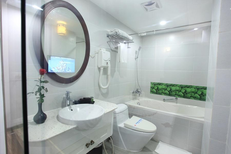 Bathroom, Nova Luxury Hotel, Hoàn Kiếm