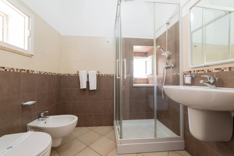 Bathroom 5, Antico Rifugio, Brindisi