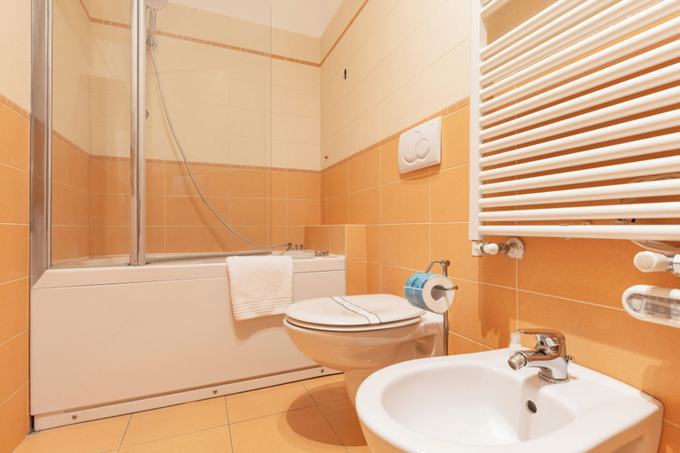 Bathroom 3, Brera Apartments in Missori, Milano