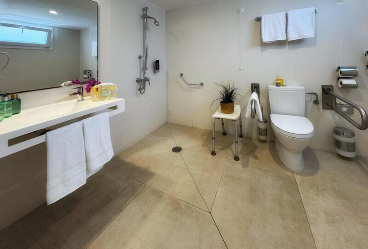 Bathroom 4, INN Mallorca Aparthotel, Baleares