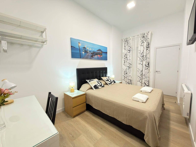 Room 2, Habitaciones Nuevo Toledo, Madrid
