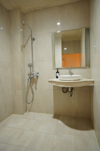Bathroom 5, Hotel Grand Rosela, Yogyakarta