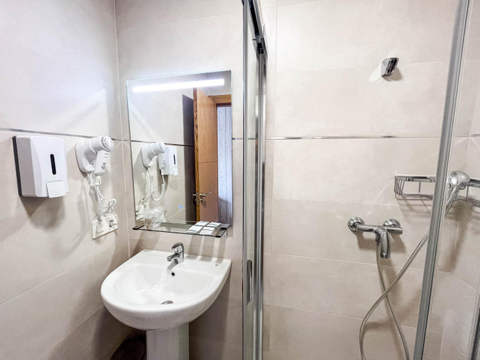 Bathroom 3, Hostal Santiago 2, Burgos