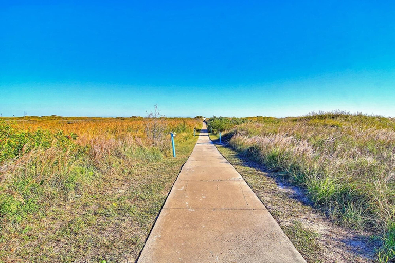 Room 3, Captains Quarters Large Pool Boardwalk to Beach, Nueces