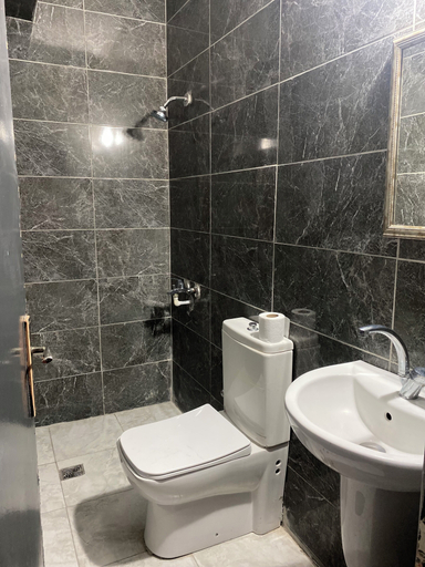 Bathroom, İmperial Hotel, Konak