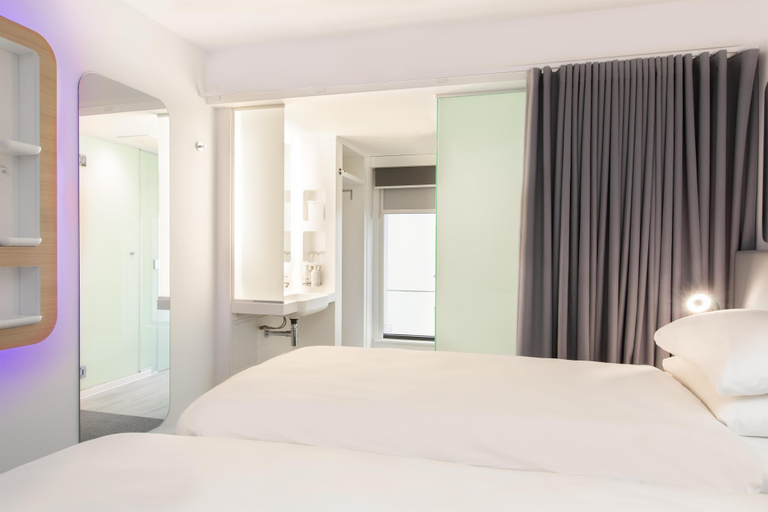 Bedroom 2, YOTEL Edinburgh, Edinburgh